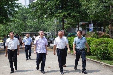 广东省科学手艺协会党组成员华旭月朔行莅临广东emc易倍体育职业手艺学院调研交流