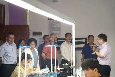 扎根大地，，效劳区域，，emc易倍体育唱响春天的故事