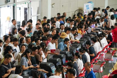 满“新”欢喜 | 现场直击emc易倍体育现代技师学院新生报到盛况